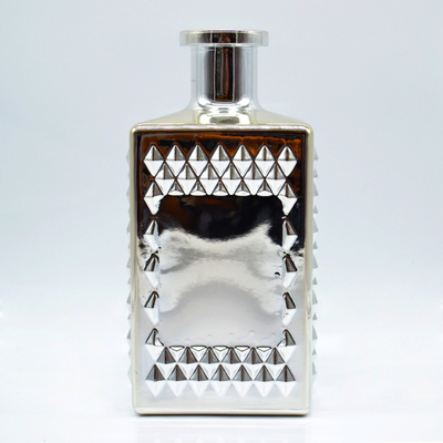 Sehr OEM / ODM angepasste 1000 ml klare Glasflaschen für Brandy Whisky Liquor Verpackung