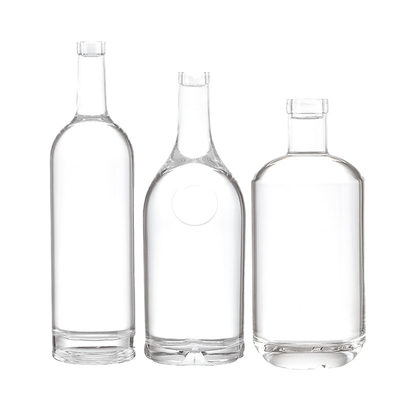 750 ml Glas Whisky-Flasche mit Gravierungen im Inneren und dem Logo des Kunden
