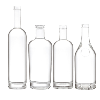 750 ml Glas Whisky-Flasche mit Gravierungen im Inneren und dem Logo des Kunden