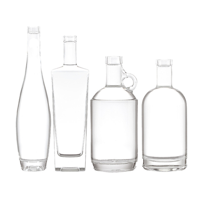 750 ml Glas Whisky-Flasche mit Gravierungen im Inneren und dem Logo des Kunden