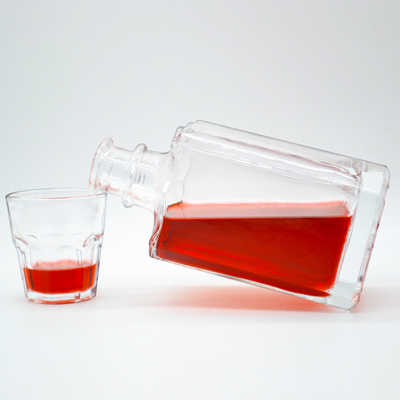 500 ml Kapazität Kristall weißes Material Leere Glasflasche für Wodka Whisky Bulk Wein