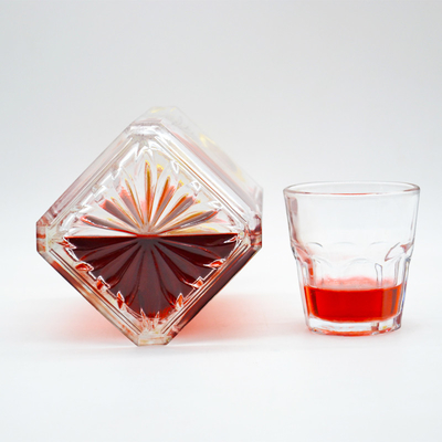 500 ml Kapazität Kristall weißes Material Leere Glasflasche für Wodka Whisky Bulk Wein