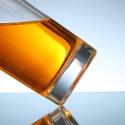 Individuelle 750 ml Glasflasche mit Stoppe und durchsichtigem Material