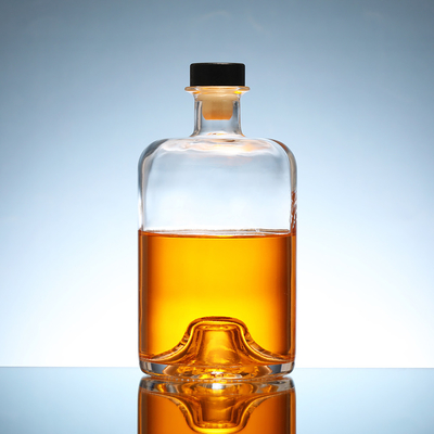 Elegante Weinflasche Wodka-Kollektion Speziell entworfene Glasflaschen Decal Glass Cap