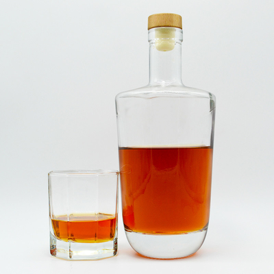 High-End klare Brandy Rum Flaschen 500ml 700ml 750ml mit exquisiter Handwerkskunst