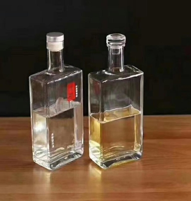 Custom Design 500ml 750ml Viereckglas-Wodka-Flasche mit Kappe