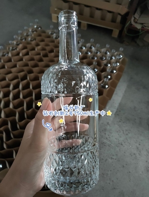 Ausgangsmaterial Kristallglas 500 ml 700 ml Leere Wodka-Weinflasche mit Korken