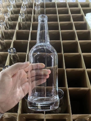 OEM Willkommen 700ml leere Glasflasche für maßgeschneiderte Weinverpackungen
