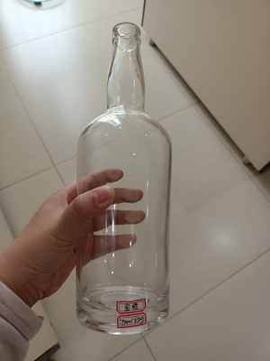 OEM Willkommen 700ml leere Glasflasche für maßgeschneiderte Weinverpackungen