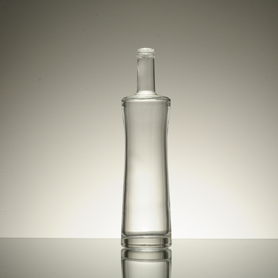 700 ml Quadrat Whisky Glasflasche mit kristallweißem Glasmaterial und geprägtem Stil