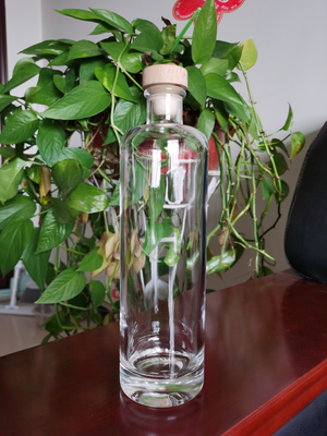 Druck des Kundenlogos 750 ml klare Frostglasflaschen für Alkohol Whisky Gin Wodka
