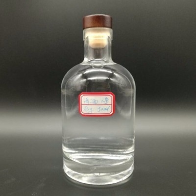 Super Flint Material Kragen Custom Leere 500ml Glasflasche für Whisky Unzerbrechliches Design