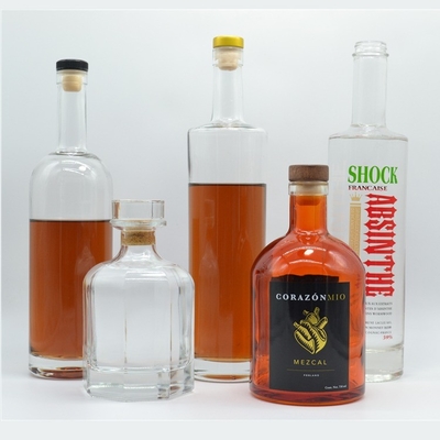 750 ml Absolute Glasflasche mit Deckel