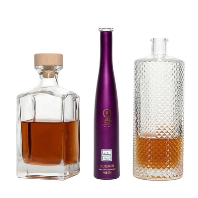 750 ml Wodka Glasflasche mit Decal Oberflächenbehandlung und Kristallfarbsprühdruck
