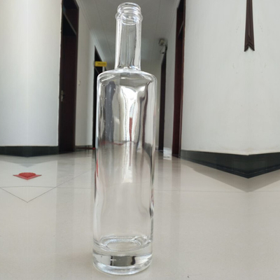 Super Flint Glaskragen Rund 700ml Kork Top Klarer Gin Flasche für Wodka-Enthusiasten