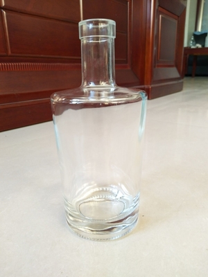 750 ml Brandy Whiskey Gin Glasflasche mit Super Flint Material und anpassen Design
