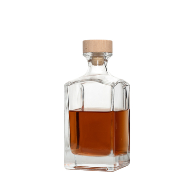 Custom 750ml Embossed Logo Wein Glasflasche in klarer Farbe für Marken Whisky