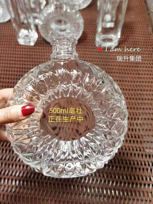 Besondere Qualität Kleines klares Glas Spirituosen Glas Konvex Alkohol Hüftflasche Transparentes Glas Alkoholflasche