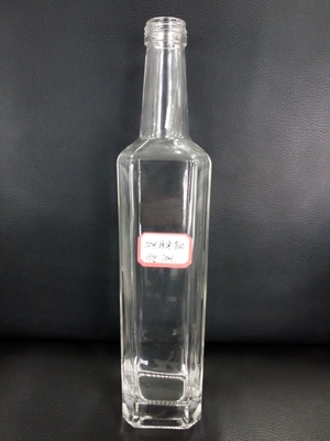 Durchsichtige 750 ml leere Glasflasche für Wodka und Spirituosen mit Versiegelung