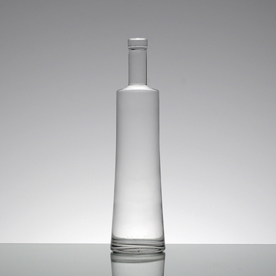 Individuelle Kristallglas-Flasche aus Italien mit Korkdichtung