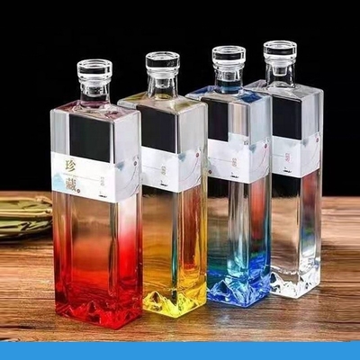 Private Label Spirituosen 200ml 300ml 500ml 750ml 1000ml Glasflaschen für den Markt von Shandong