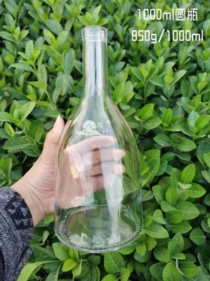 Viereckige Glasflaschen für Spirituosen Wodka Gin Rum Whisky 700 ml Kork