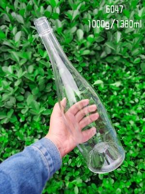 Viereckige Glasflaschen für Spirituosen Wodka Gin Rum Whisky 700 ml Kork