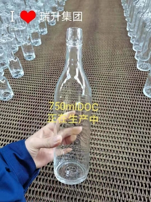 Super Flint Glass Fancy Einzigartige Form Frosted 750ml Leere Farbe Spray Wein Glasflasche 500ml für Alkohol