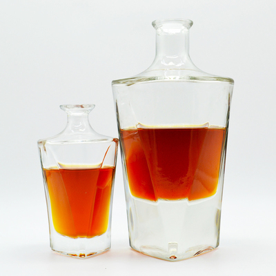 750 ml Glasflasche für Spirituosen Transparente unregelmäßige Tequilaflasche