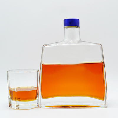 750 ml Glasflasche für Spirituosen Transparente unregelmäßige Tequilaflasche