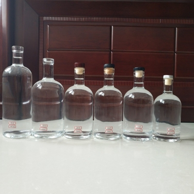 Leerer Glasflasche GUALA Korkwodka Alkohol 375 ml 750 ml 1 Liter 1750 ml