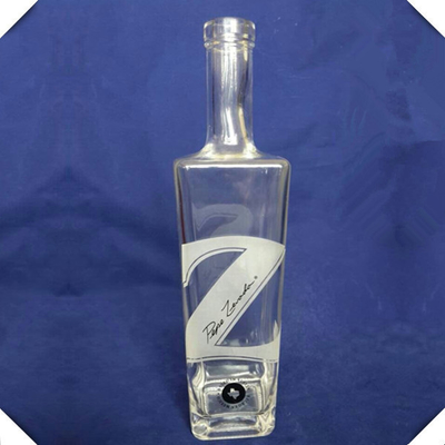 Hot Stamping Oberflächenbehandlung Super Flint hochwertiger Gin Vodka 750ml Quadratglasflasche FOB