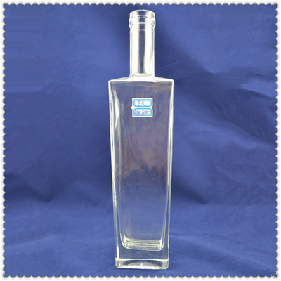 Hot Stamping Oberflächenbehandlung Super Flint hochwertiger Gin Vodka 750ml Quadratglasflasche FOB