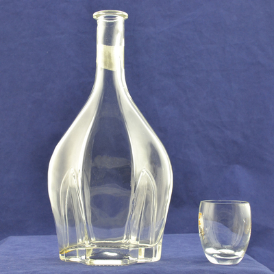 ISO14001-zertifizierte Super-Flint-Glasflaschen für die Herstellung von XO/Brandy/Whisky/Wodka