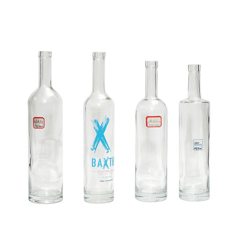 Super Flint Glas Material Custom 700ml Liquor Wein Gin Whisky Wodka Spirituosen Glasflasche mit Korkkappe