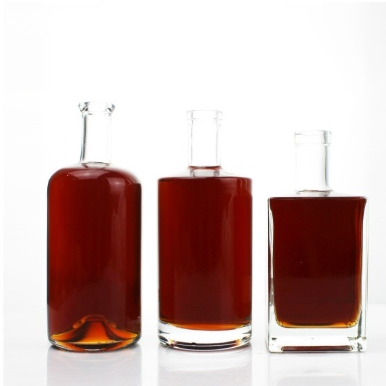 High-End klare Brandy Rum Flaschen 500ml 700ml 750ml mit exquisiter Handwerkskunst