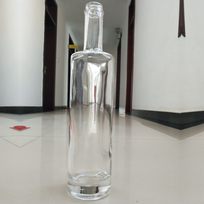 Super Flint Glaskragen Rund 700ml Kork Top Klarer Gin Flasche für Wodka-Enthusiasten