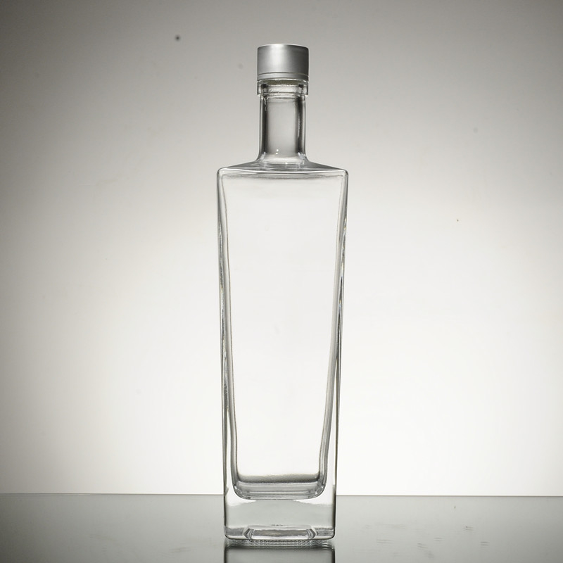 500ML 700ML 750ML 1l Quadratglasflasche aus kristallweißem Material für Spirituosen