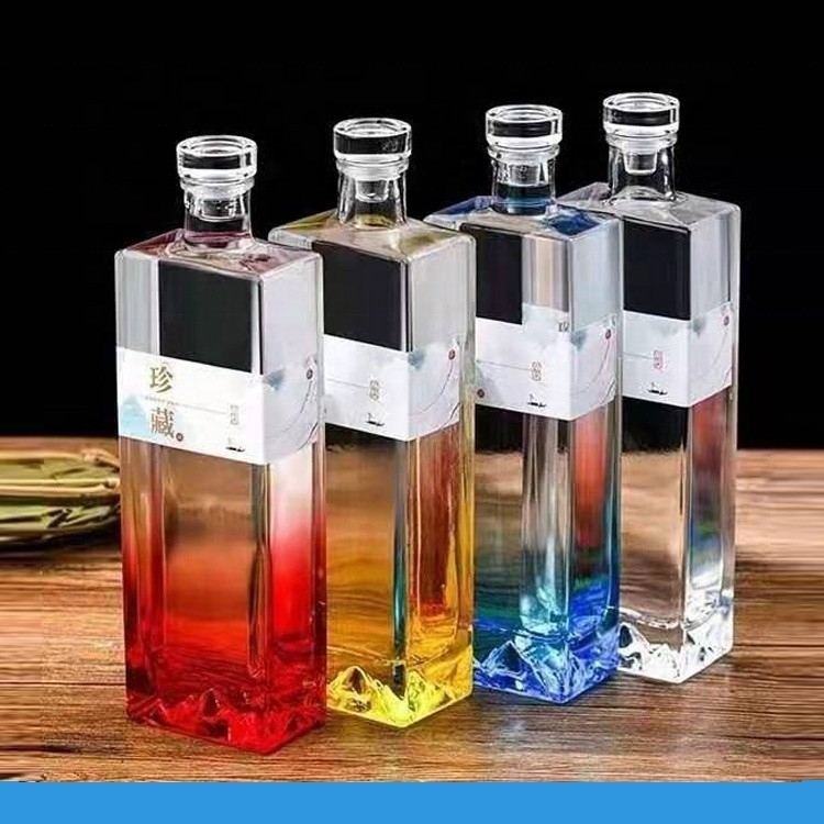 500 ml Quadratische runde Spray-Weißglas-Wodka-Flasche mit Wasserdruck und Spray-Design