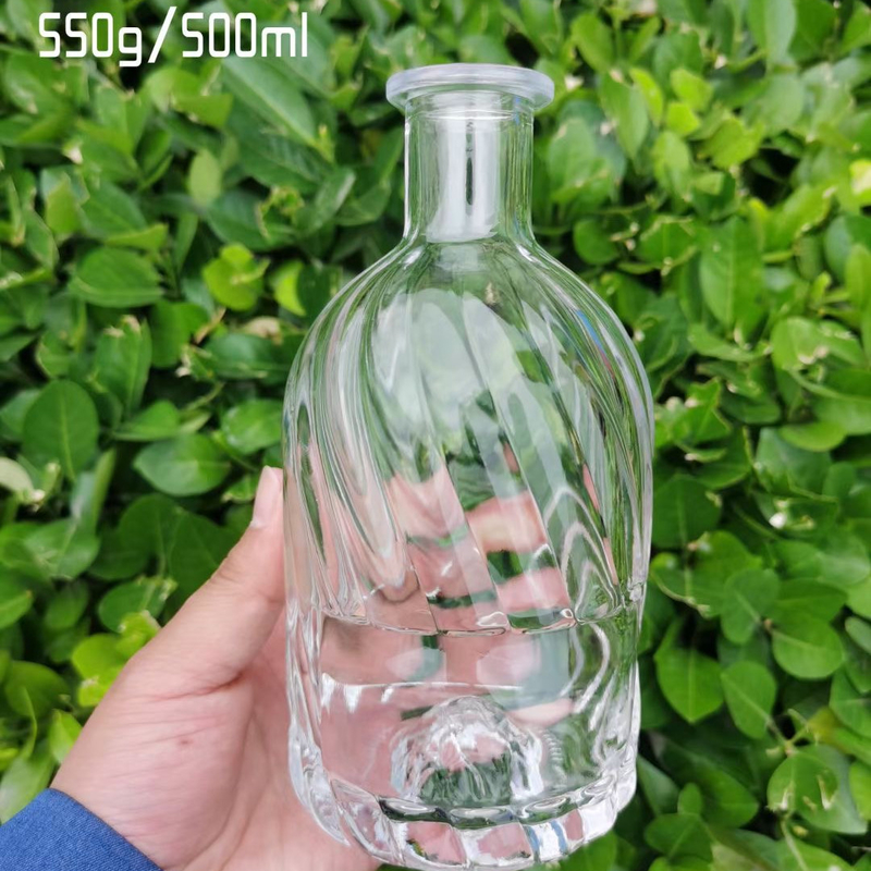 Viereckige Glasflaschen für Spirituosen Wodka Gin Rum Whisky 700 ml Kork