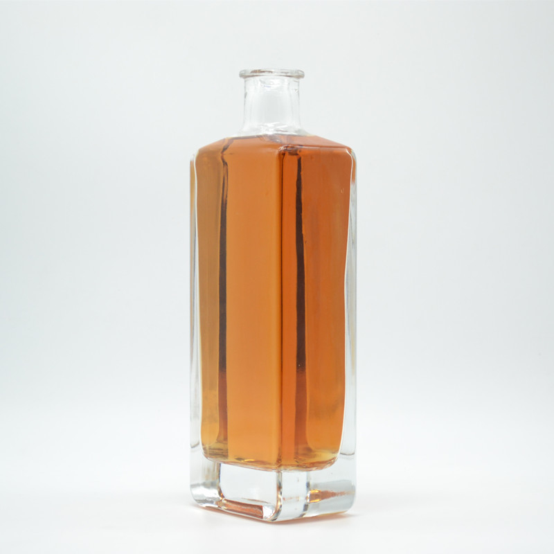 750 ml Extremweißes Material Französisch Quadrat Glasflasche für Gin Whisky Warmstempel